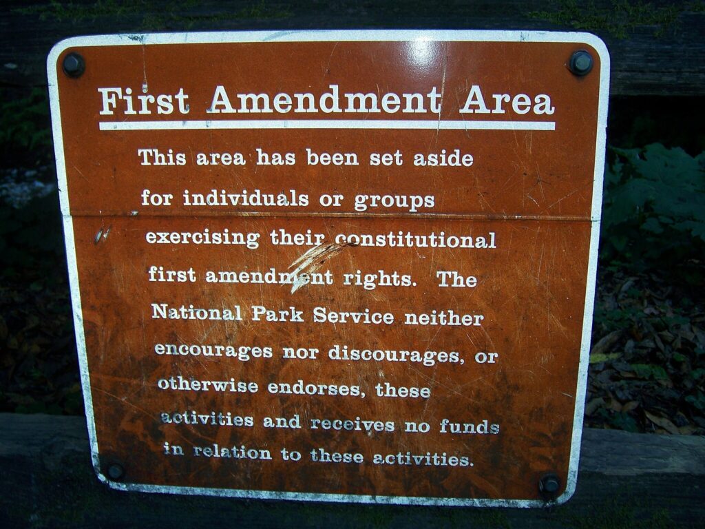 2048px-First_amendment_area_Muir_Woods